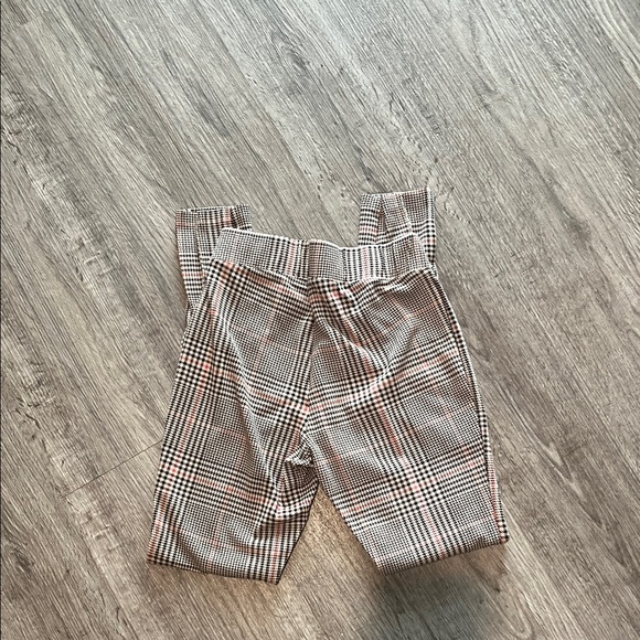 Old Navy Houndstooth Plaid Pants - Picture 5 of 5